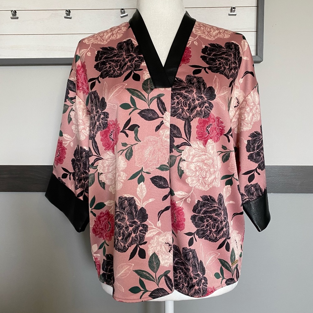 ANDREW MARC kimono style floral print faux leather